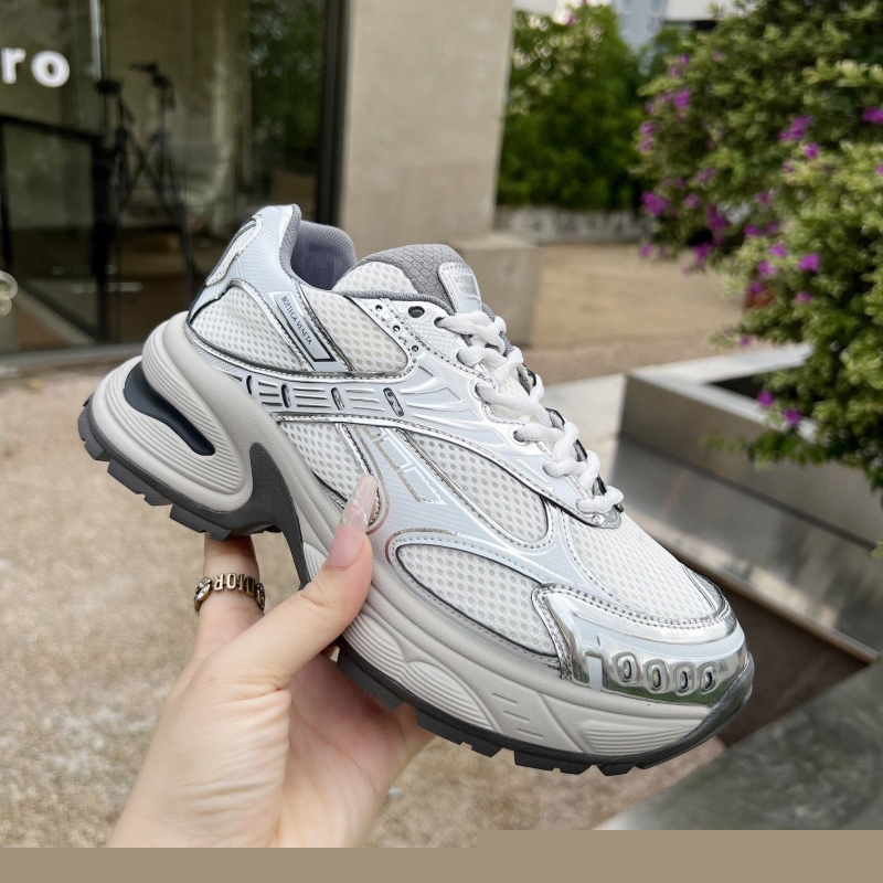 bo*te*ga Ve*ne*ta sneakers